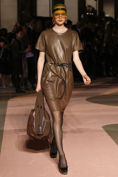 Look 26